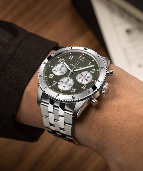 Breitling Classic AVI Chronograph 42 Curtiss Warhawk - A233802A1L1A1